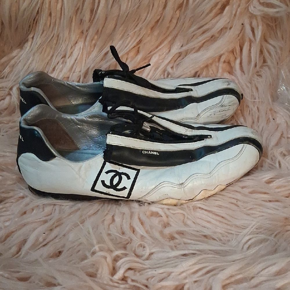 CHANEL Vintage Y2K Monochrome Athletic Sneakers Size 38 1/2